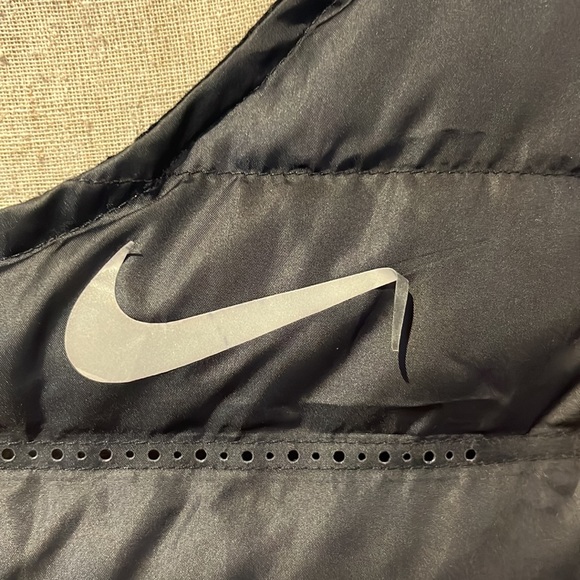 Nike Golf aeroloft black vest - Picture 3 of 12